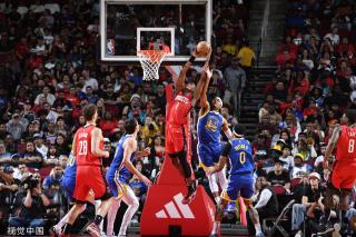 凭借其对技 凭借其对技